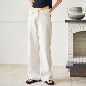 WOMAN 다이아 스크래치 데님 팬츠 [WHITE] / WBD1L11503