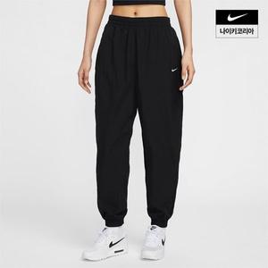나이키 NIKE 스포츠웨어 에센셜 여성 미드라이즈 오버사이즈 우븐 조거 FV7669 010