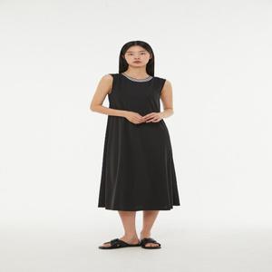 [LAP] AP2WO563 뒤 트임 배색 나시롱 원피스