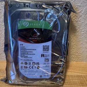 씨게이트 아이언울프 6TB Internal ST6000VN001 3.5 NAS 하드 드라이