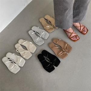[오노마] ONM 크로스스트랩 플랫슬리퍼 엄지쪼리 여름 데일리신발