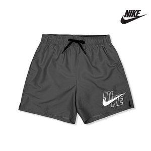 [나이키] NIKE 스윔 팬츠 에센셜 로고 보드숏 5인치 수영복 반바지 남자 비치웨어 NESSA566-018