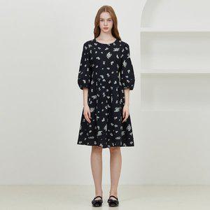 [써스데이아일랜드](센텀시티점)라운드넥 엠보 원피스 (T252MOP142W)