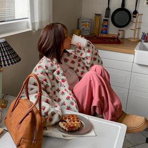 [VY] 여자 양털 박시핏 꽃무늬 스냅 키치룩 자켓
