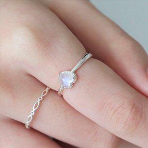 [폭스타일]실버925 문스톤 하트 신비 반지
