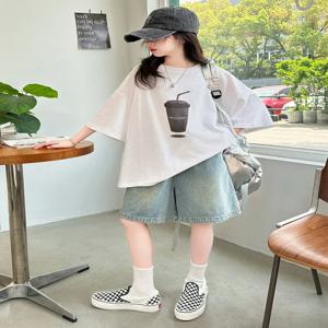 여자 여름 짧은 소매 티셔츠 세트 한국어 스타일 귀여운 어린 소녀 청바지 중간 길이 바지 청소년을위한 투피스 코튼 양복