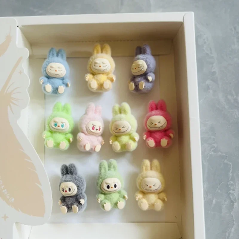 새로운 10pcs 미니 Labubu 앉아 자세 액션 그림 귀여운 Labubu 인형 세트 모델 컬렉션 장식 장식품 액세서리 아이 선물