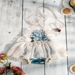 Ylsteed 2 Pcs 세트 신생아 쉬폰 Romper + 그림 소품을위한 머리띠 사진 촬영을위한 유아 로즈 레이스 복장 아기 소녀 소품