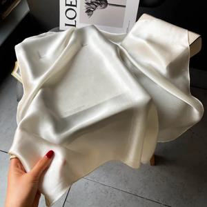 패션 100% 진짜 실크 스카프 여성 Shawls 여성용 Neckerchief Foulard 스카프 Pashmina 여성 목도리 Hijab Bandana 2024