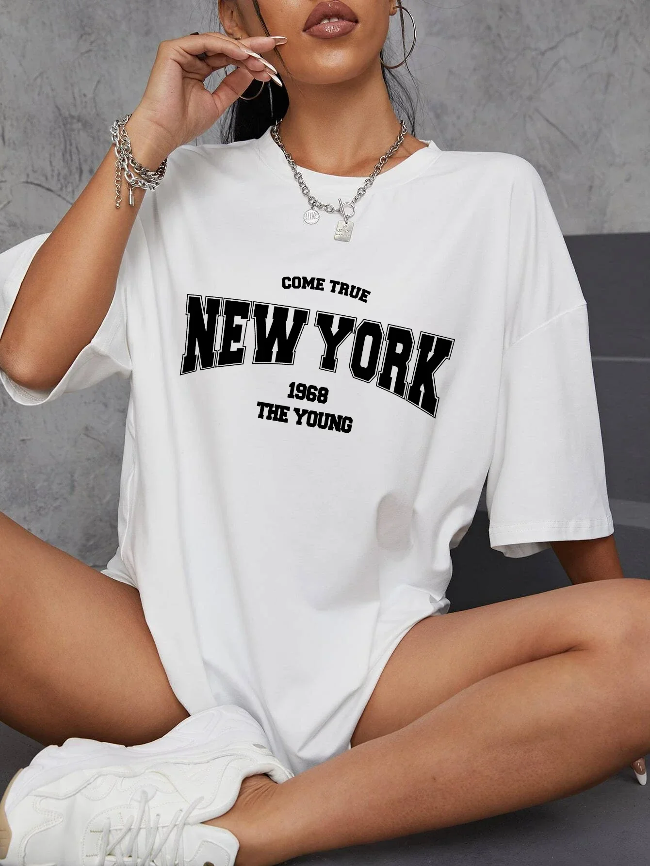 York Is Young Woman T-셔츠 소녀 오버사이즈 데일리 탑, 창의력 스트릿셔츠, 개별 캐주얼 의류, 1968