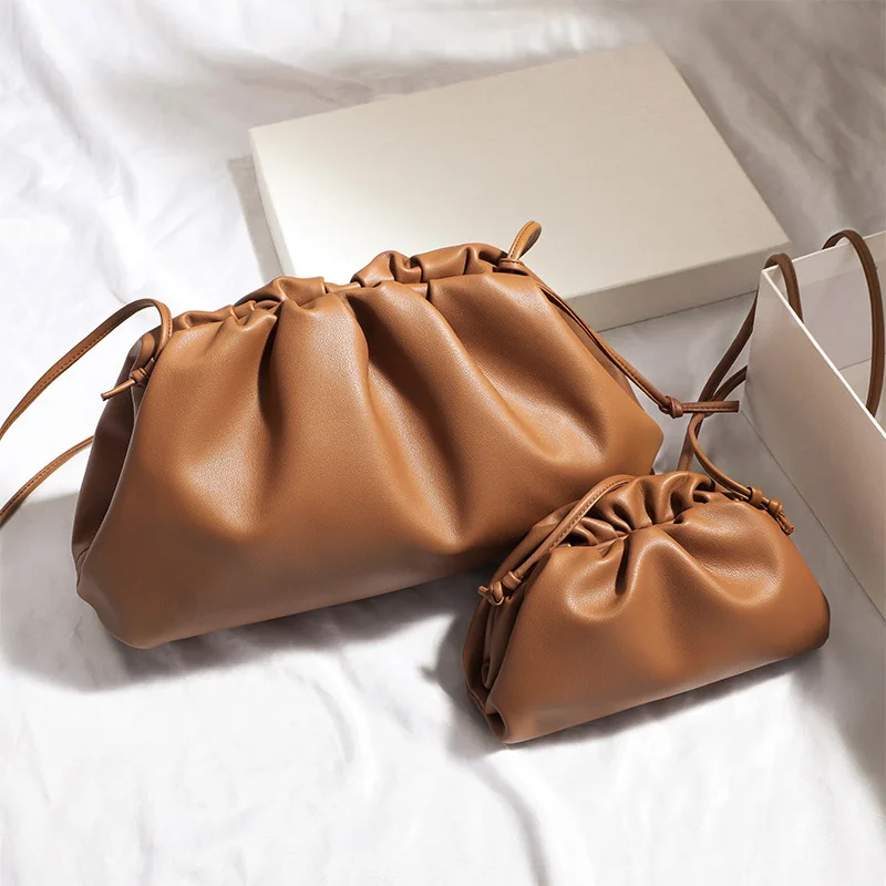 부드러운 Pu 가죽 여성 숄더 가방 여성을위한 고품질의 작은 구름 Crossbody 가방 패션 여성 새 핸드백 메신저 가방