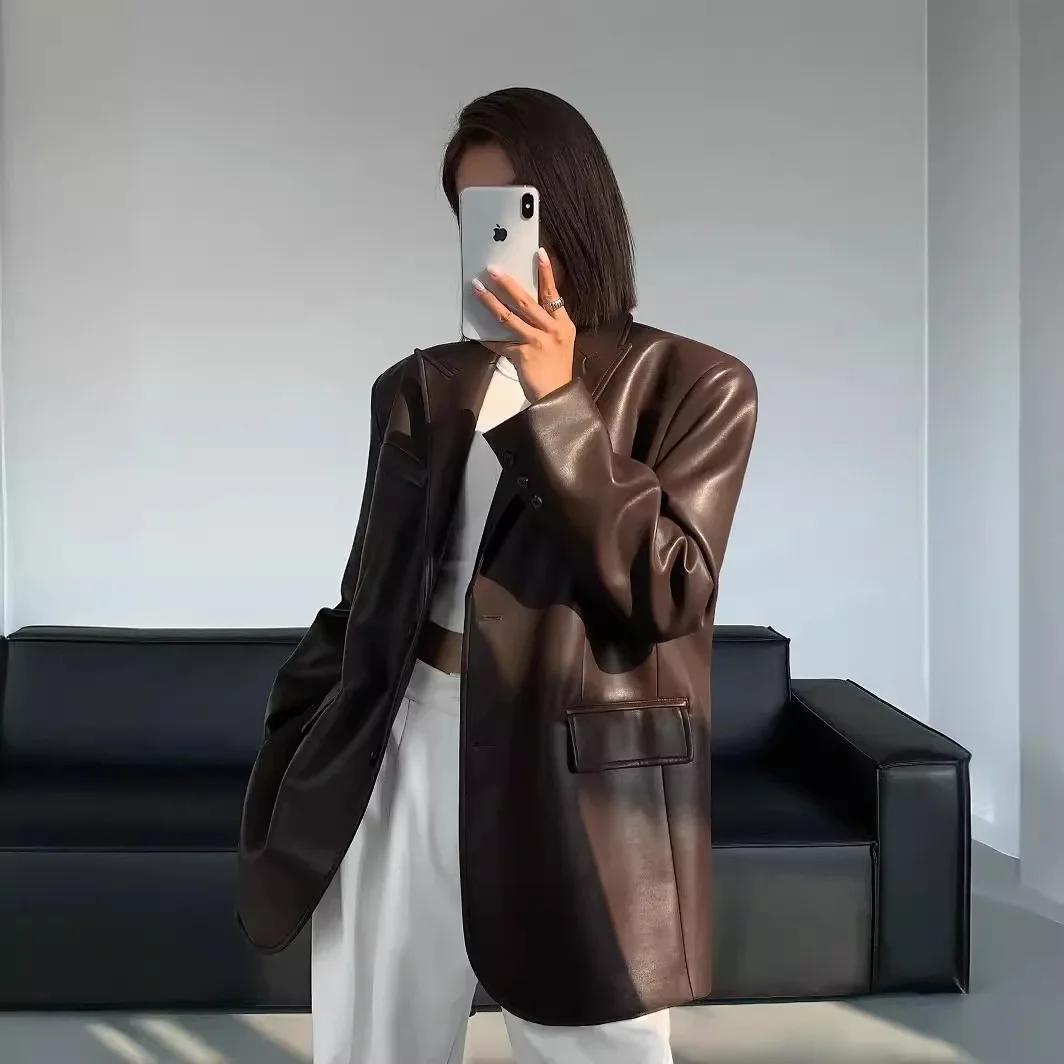 숙녀 패션 블랙 PU 가죽 정장 재킷 봄과 가을 새로운 고급 질감 솔리드 컬러 느슨한 작은 정장 가죽 여성