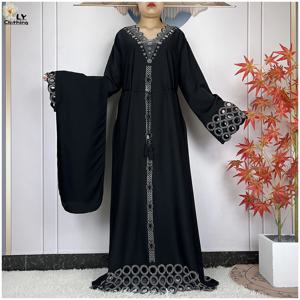 2024 새로운 두바이 이슬람 Femme 우아한 드레스 여성을위한 아프리카 Abaya 아랍어 이슬람 가운 쉬폰 원단 긴 소매 터키 의류