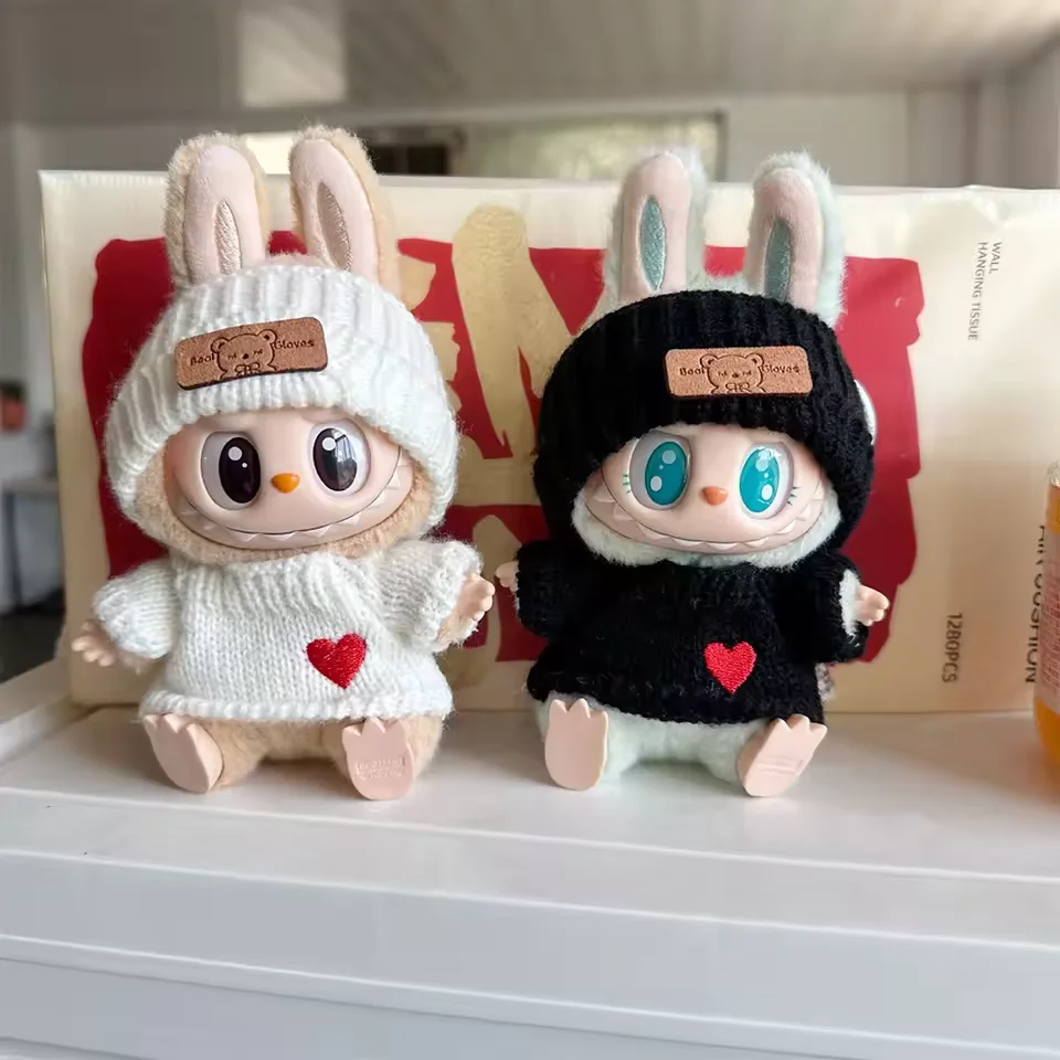 니트 옷과 귀여운 Labubu 토끼 인형 액세서리 토끼 귀 모자 장난감 수집가를위한 하트 스웨터 Labubu 옷