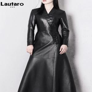 Lautaro 봄 가을 엑스트라 롱 레드 블랙 핏 소프트 인조 가죽 코트, 중국 매듭 버튼, V넥 디자이너 의류