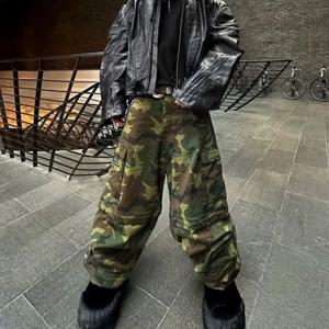 컬러 매치 남성과 여성을위한 멀티 포켓 위장 카고 바지 streetwear 패치 워크 헐렁한 작업복 넓은 다리 느슨한 바지