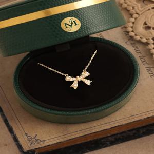 골드 나비 매듭 작은 진주 목걸이 럭셔리 쇄골 체인 캐주얼 스타일 패션 액세서리 John Medeiros Jewelry
