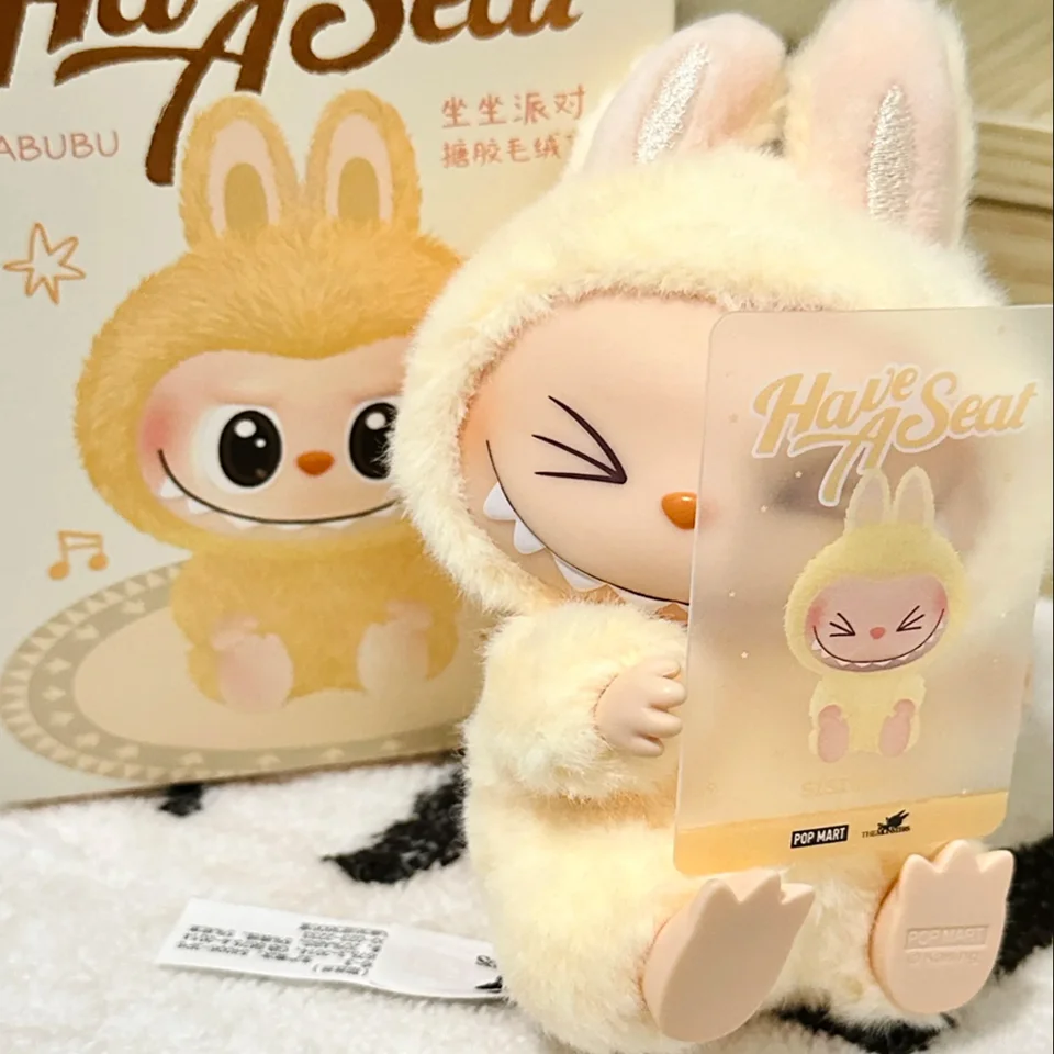 뜨거운 애니메이션 그림 Kawaii Monsters Labubu 좌석 시리즈 비닐 얼굴 인형 모델 장난감 블라인드 박스 키 체인 장난감 고품질 복제