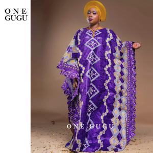 2024 최신 나이지리아 Dashiki Boubou 드레스 보라색 색상 믹스 크기 아프리카 전통 웨딩 드레스 Bazin Riche Brocade Boubou