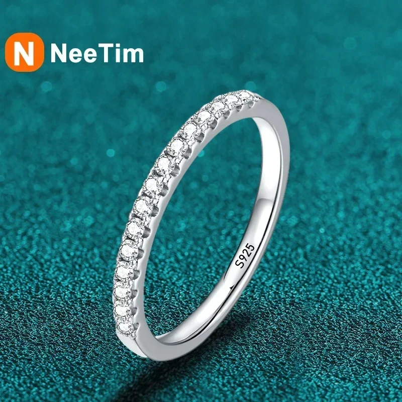 NeeTim Moissanite 반지 925 스털링 실버 화이트 골드 도금 실험실 다이아몬드 영원 밴드 약혼 결혼 반지 여성을위한