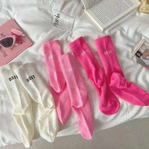 핑크 여성 하이웨이스트 레터 스타킹, 미드튜브 양말, 인스타그램 겉옷, 코튼 이너, 용수철 가을 스타일
