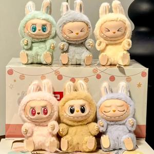 14cm Labubu 괴물 하트 비트 귀여운 만화 PVC 입상 소장 장난감 선물 어린이 액세서리 절묘한 가정 장식