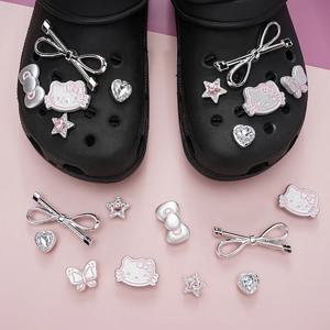 MINISO 헬로 키티 구두 매력 세트 실버 케이티 KT 고양이 여자 여자 샌들 액세서리 구멍 신발 슬리퍼 & 나막신 장식