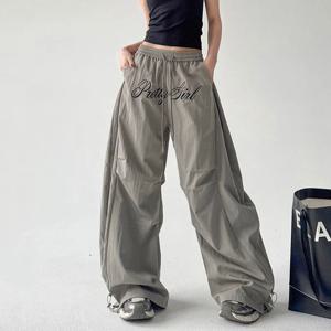 여성 Y2K 낙하산 회색 바지 하라주쿠 streetwear 편지 자수 넓은 다리 바지 특대 주머니 헐렁한 카고 스웨트 팬츠