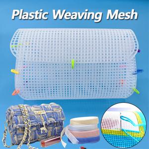 가방에 대 한 플라스틱 직조 플라스틱 메쉬 천으로 DIY 공예 가방 만들기 직조 재료 래치 후크 가방 플라스틱 그리드 후크 만들기