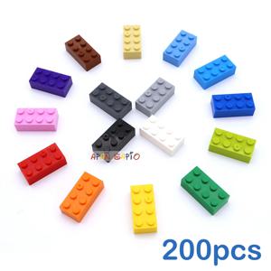 200pcs 2x4 도트 DIY 빌딩 블록 두꺼운 피규어 벽돌 교육 크리 에이 티브 크기 어린이를위한 3001 플라스틱 장난감과 호환 가능