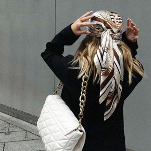 실크 헤드 스카프 여성 럭셔리 패션 헤어 스카프 여름 풀라 드 Femme 새틴 목도리 스카프 90cm Square Headscarf Bandana Cheveux
