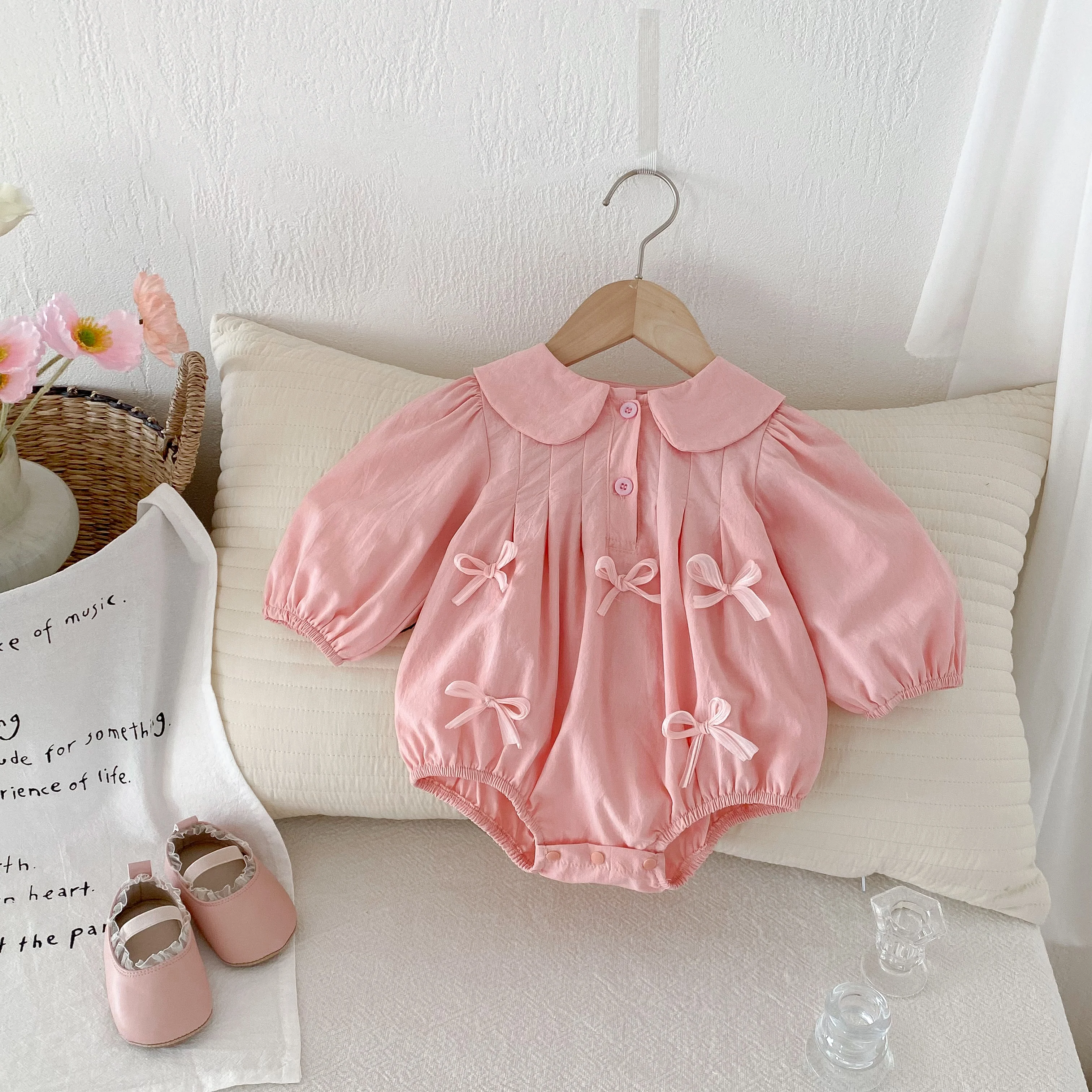 봄과 가을 아기 소녀 귀여운 활 긴 소매 삼각형 등산복 공주 onesie 크롤링 슈트, 야외에 적합
