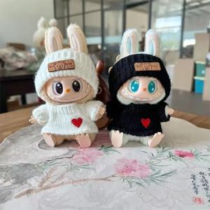 라부부 토끼 인형 액세서리 니트 옷 세트 (토끼 귀 모자 및 하트 스웨터 포함) 귀여운 장난감 수집품