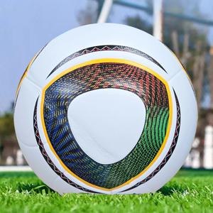 남자를위한 축구 고품질 크기 5 PU 성인 futebol 어린이 야외 스포츠 훈련 공 2010 게임 전문 팀 축구 공