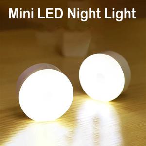 LED 침대 옆 램프 소형 배터리 전원 야간 조명 3 가지 모드 주방 캐비닛 옷장 램프 계단 옷장 조명에 대한 눈 보호