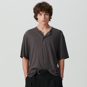 [최초가 69,000원] [COLLECTION LINE] 린넨 블렌디드 빈티지 가먼트 헨리넥 반팔 티셔츠 차콜 그레이