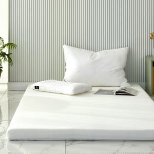 4면 고정밴드가 있는 메모리폼 토퍼 바닥용 7cm 슈퍼싱글 110x200