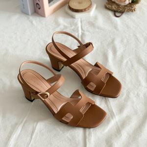 [브리치] 컴온슈 / 카밀 리얼가죽 에이치 미들힐 쿠션창 슬링백샌들 (6cm)