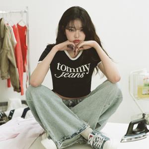 [정상가 79,000원][장원영 25SS 캠페인] 여성 스크립트 링거 티셔츠 T32F1TTO38TWT1