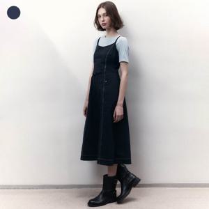 게스진 여성 백 스트랩 스티치 배색 슬리브리스 원피스 OP2W5795