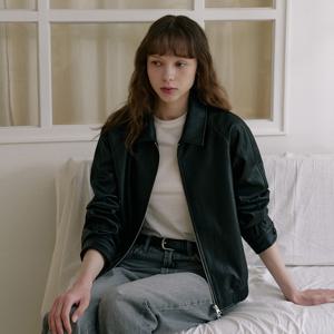 [최초가 : 129,000원]PU레더 크롭 래글런 블루종 [블랙]_LMOJK05F1BK