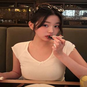 타미진 여성 브이넥 미니 레이스 리본 립 반팔티 T32F1TTO35TWT1-B