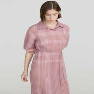 닥스 여성 DLDR5BP21P1 [D-PLEATS] 핑크 플리츠 스트랩 카라넥 5부소매원피스