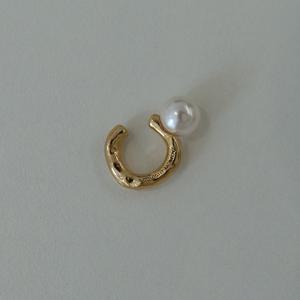 bumpy pearl earcuff - gold