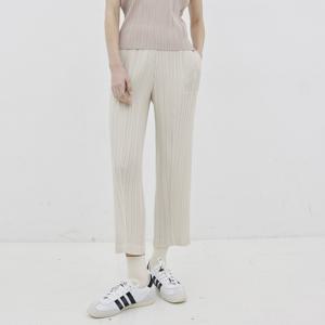 yoyoyoy [여성][최초가 110000원] 핀턱 배기 플리츠 9부 팬츠_AJ04WNPSL31
