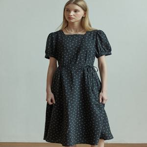 Neckline Floral Half-sleeves dress_Black [N23SMOP001]