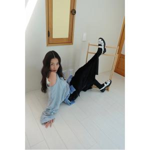 [정상가 398,000원] [김나영 착용] 뉴 플라워 밤 로퍼 샌들(silver)_DG2DS25006SVX