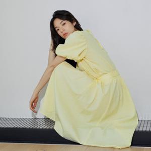[정가 99,900원]엠보 뒷밴딩 맞주름스커트_AR2WS472