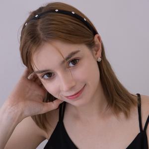 겟미블링 [노정의,문예원 착용]Satin Flower Bead Hairband_BK,WH,PK H229