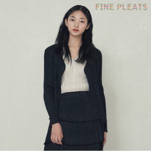 [FINE PLEATS] 피네 플리츠 단추 긴팔 숏 가디건 블랙